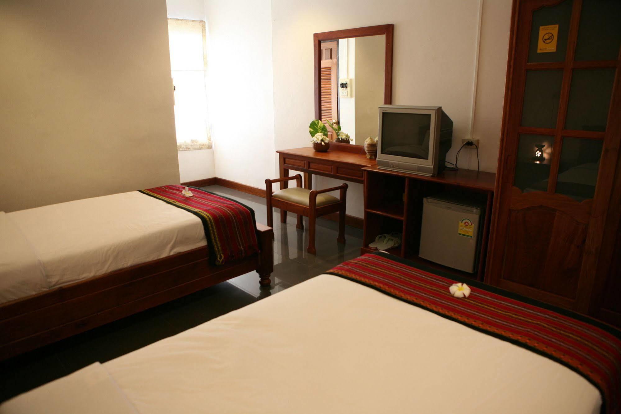 Alisa Guesthouse Pakse Exterior photo